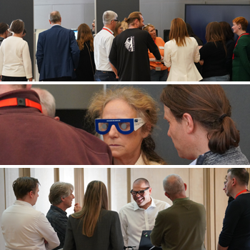 Drei Beispielbilder von Personen, die zeigen, was vor Ort passiert: Es wird erklärt, wie blind das Smartphone bedient wird, es wird lächelnd erklärt, wie blind eine Anwendung getestet wird und in einer Zuschauergruppe hat eine Frau eine Brille mit GrauerStar-Simulation auf.